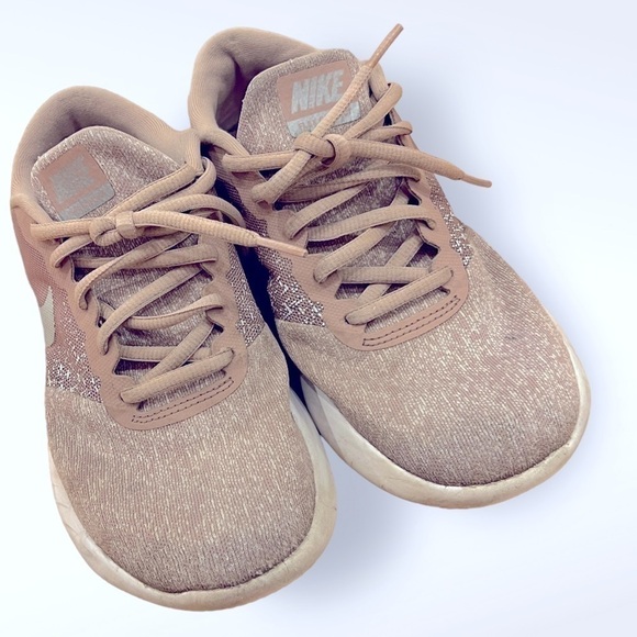 ROSE Nike Runners. Size 7.5. - Picture 4 of 6